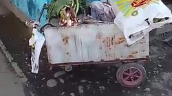 Горожанин просит убрать павильоны на ул.Бейшеналиевой. Видео