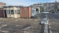 На Термечикова—Толстого демонтируют павильоны для парковки