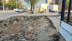 Горожанин просит расширить тротуар на Л.Толстого от Термечикова до Садыгалиева