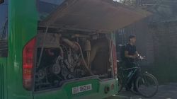 Автобус ехал с открытым мотором. Житель спрашивает, разрешено ли так ездить