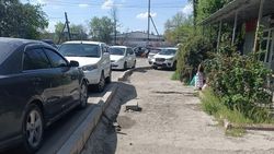 Бишкекчанин просит сделать тротуар на улице Мусы Джалиля