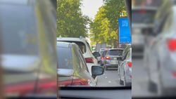 Пробки образовались там, где их раньше никогда не было, - бишкекчанка жалуется на заторы из-за ремонта Жибек Жолу