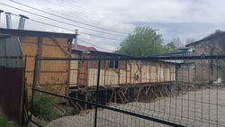 Безопасно ли установлено кафе на Эркиндик—Куренкеева? Фото жителя