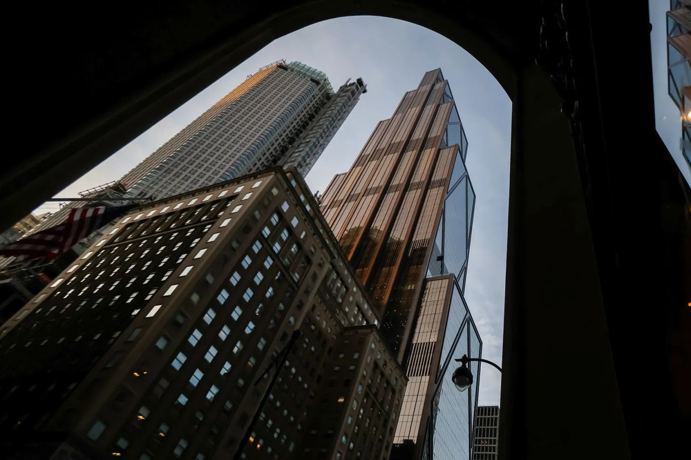 Компания JPMorgan Chase & Co. успешно использовала большие языковые модели еще до объявления о запуске Mythos. Фотограф: Майкл Нейгл/Bloomberg