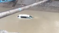 Машина упала в БЧК. Видео