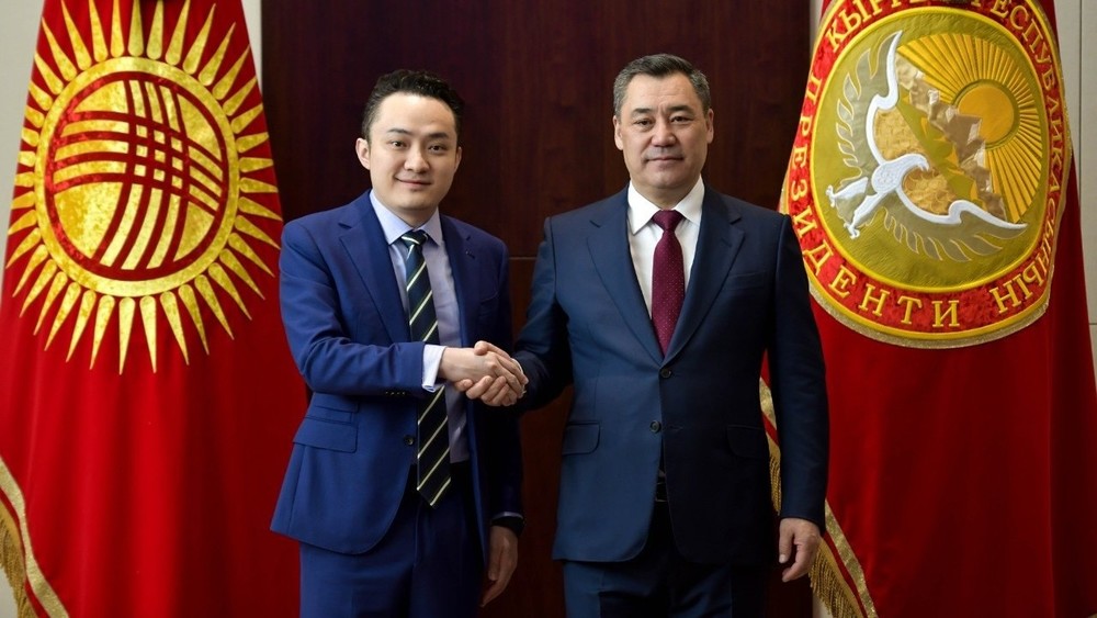 Джастин Сан и Садыр Жапаров