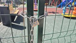 Детская площадка на Льва Толстого—Кривоносова открыта, доступ не ограничен, - акимиат