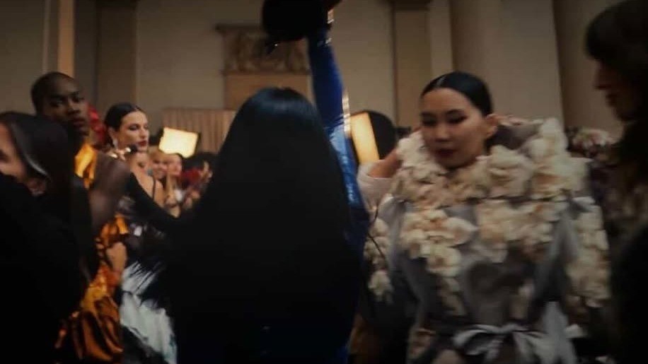 Аруна в эпизоде фильма «Дьявол носит Prada — 2»