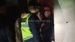 В Бишкеке снова пожаловались на ночные вечеринки в доме на Менделеева. Милицию не пустили внутрь