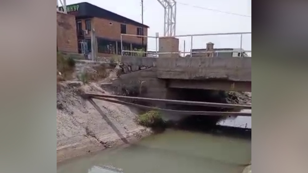 По видео с загрязнением источника с питьевой водой в айыл окмоту Молдо Нияз в Кадамжайском районе провели проверку