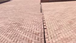 Возле Театра оперы и балета новую брусчатку уложили неправильно, - горожанин