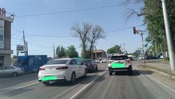 На Лермонтова—Жибек Жолу асфальт волнами