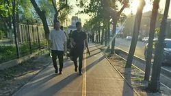 На тротуарах вмещаются только по два человека из-за велодорожек, - горожанка