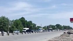 На Жибек Жолу в Лебединовке пробки из-за ремонта дороги