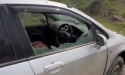 В городе Ош разбили окна угнанной машины и спустили шины