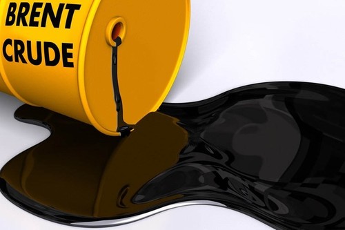 Нефть марки Brent превысила $104:закрытие Ормузского пролива может сохранить цены выше $100 до конца 2026 года, -  Bloomberg