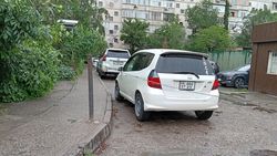 Въезд во двор дома Белорусская, 2/3 закрыли самовольно, - житель