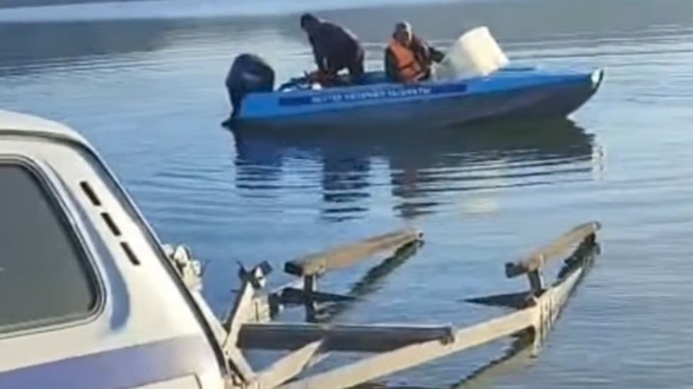 На Кировском водохранилище в ходе утреннего рейда изъяли 700 метров браконьерских сетей
