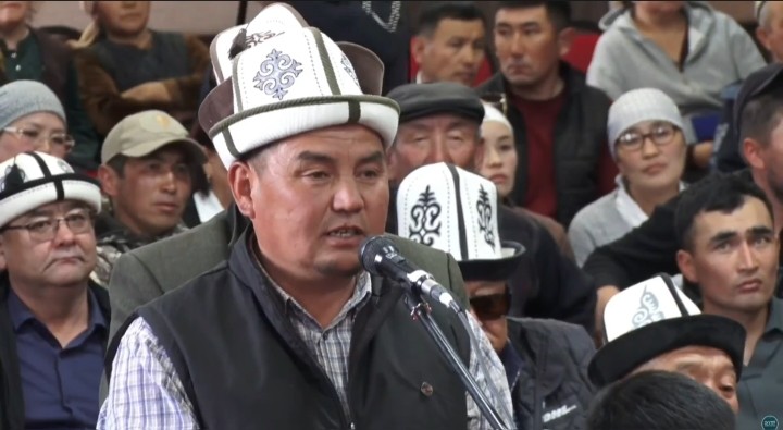 «Вода нужна как воздух»: Житель села Озгоруш пожаловался полпреду президента на пятилетний застой в ремонте каналов