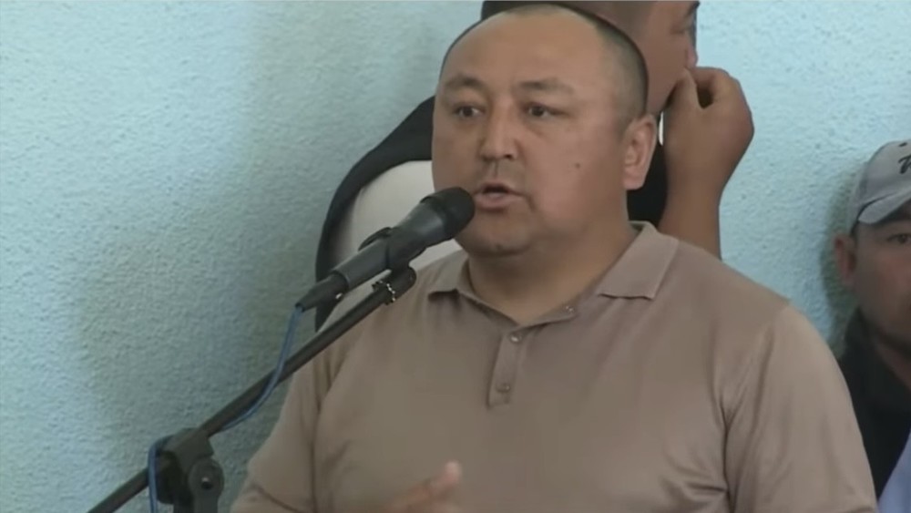 «Куда смотрят депутаты?»: В Ак-Суйском районе водители маршруток самовольно подняли тарифы на 10 сомов