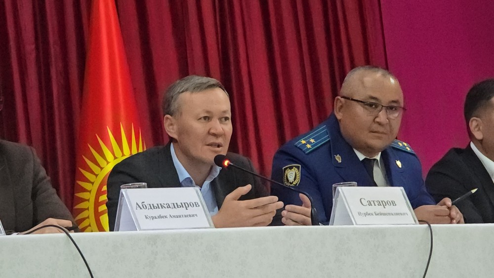 «Свет отключают не специально»: Полпред президента объяснил жителям Ат-Башы причины ограничений в энергоснабжении