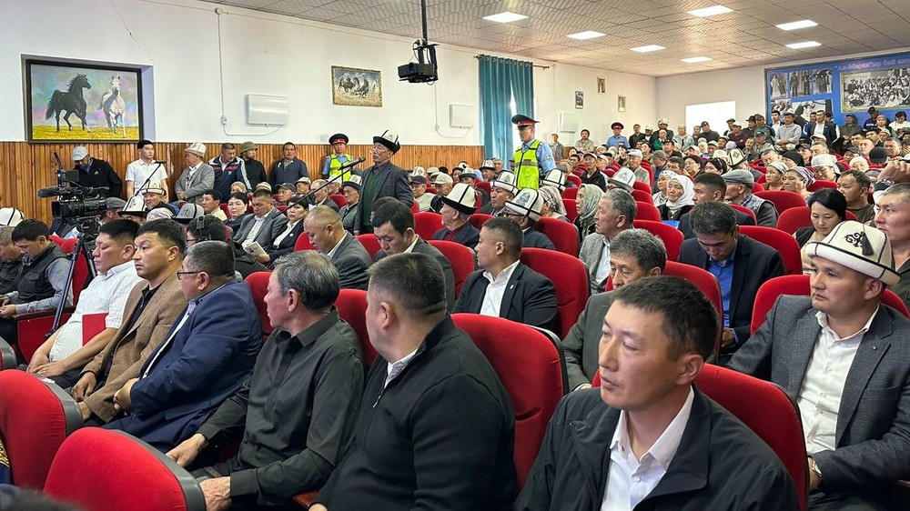 В Бакай-Ате аксакал предложил пенсионерам уходить с работы после выхода на пенсию