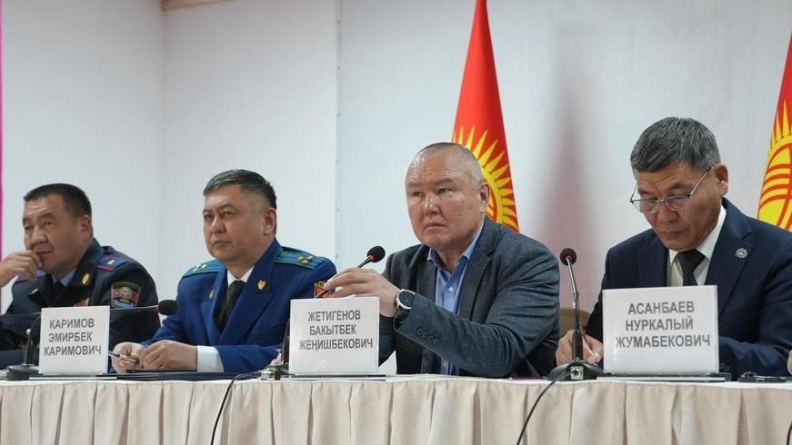 Стройка не по карману: Жители Тюпа пожаловались полпреду на взлетевшие до 17 тысяч сомов цены на гравий