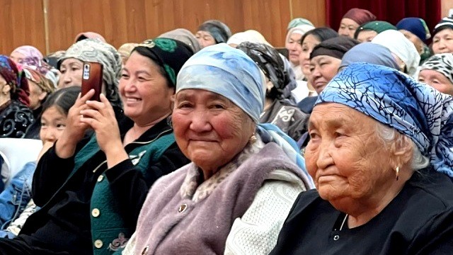 В Ак-Суу прошло праздничное мероприятие, посвящённое многодетным матерям