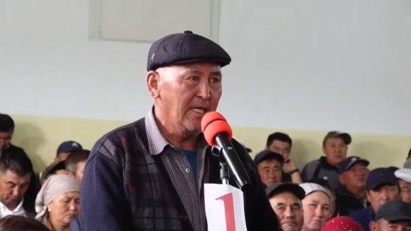 «Между скотоводами конфликт из-за жайлоо Соң-Көл»: К полпреду президента обратились по вопросу пастбищ