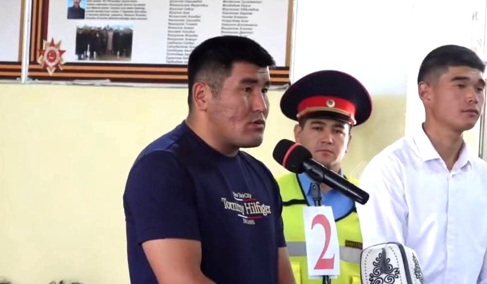 В Кочкоре решили обратиться в прокуратуру после жалобы на некачественное строительство спорткомплекса и парка
