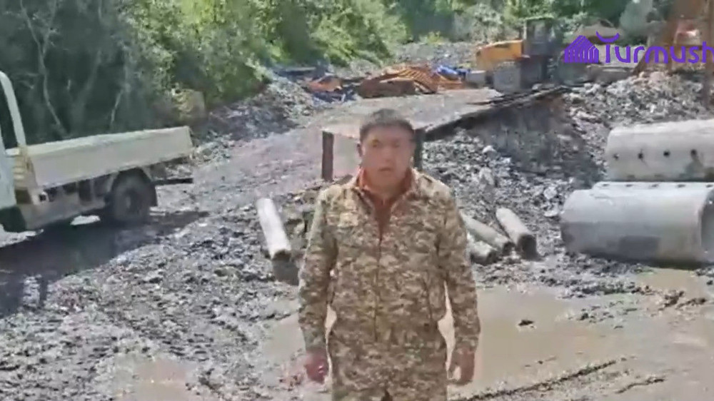 В Сузаке компанию оштрафовали на 56 тыс. сомов за сброс цементной смеси в русло