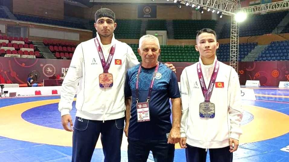 Двое из шести призеров первого дня чемпионата Азии по греко-римской борьбе: Они приехали из айыльного аймака Достук Аламединского района