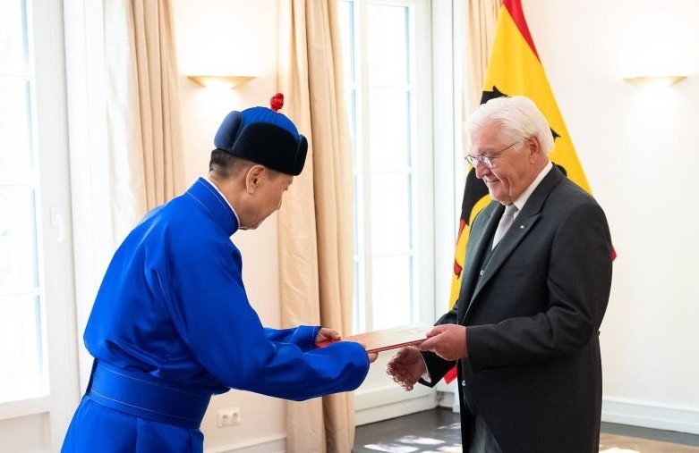 Ambassador of Mongolia presents credentials to President of Germany