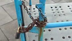 Качели на площадке для детей с инвалидностью в парке «Ынтымак» были закрыты на замок. Ответ мэрии