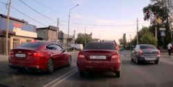 Водитель за рулем «Шевроле» выехал на встречку и проехал на красный