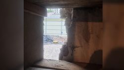 Часть стены дома на Коенкозова обрушилась из-за стройки рядом, - бишкекчанин