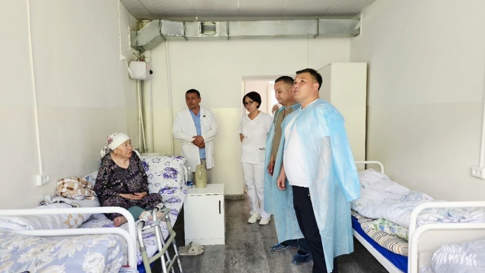 Мэр Кара-Куля ознакомился с работой городской больницы и предприятия теплоснабжения