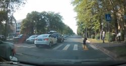 Парень начал переходить дорогу на «зебре», когда было разрешено движение машин