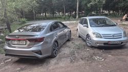 В Парке железнодорожников установят шлагбаум, чтобы машины не парковались внутри