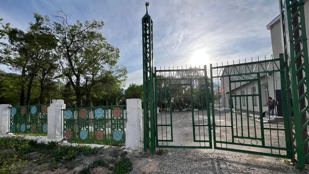 Житель Нарына раскритиковал состояние парка «Тянь-Шань»