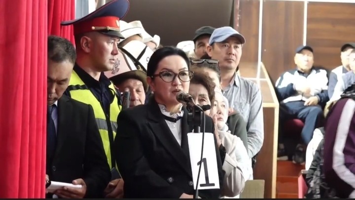 Кризис с питьевой водой в жилмассиве Сейил-Булак в Нарыне: Жители вынуждены делать операции по удалению камней из желчного пузыря