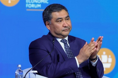 Первый зампред Амангельдиев принял участие в открытии ПМЭФ и панельной сессии о гуманитарной политике