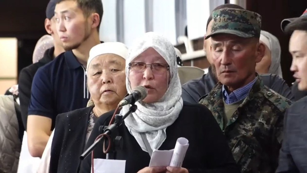 Жители района Алма-Бак подняли проблемы чистой воды, дорог и школы: Чиновники пообещали провести осмотр на месте
