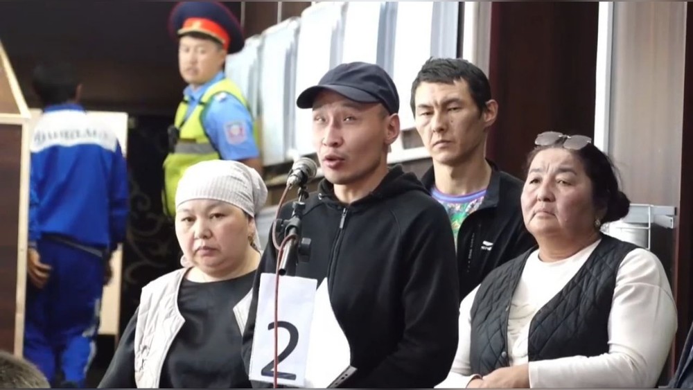 «Скитаться по съемным квартирам очень тяжело»: Инвалид I группы из Нарына просит помощи у властей