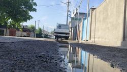 В Новопавловке на улице Садовая утечка питьевой воды
