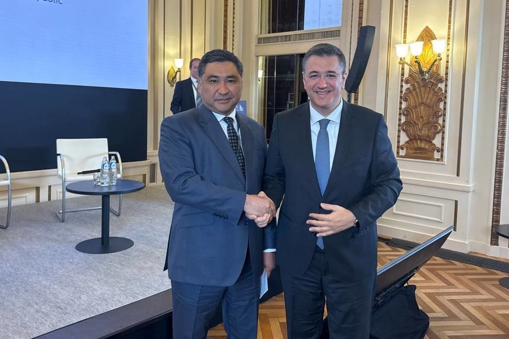 Данияр Амангельдиев, Апостолас Цицикостас