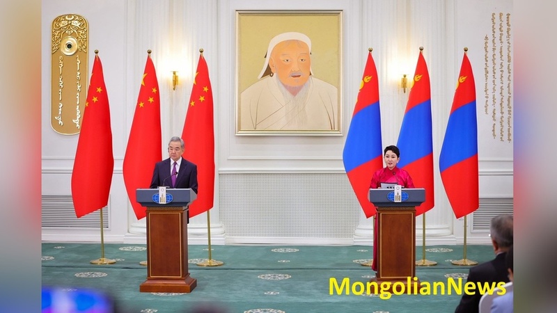 Foreign Ministers of China and Mongolia hold talks