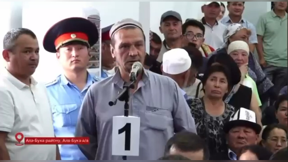 «Жена посадила меня на 4 года из-за того, что я якобы укусил её за губу»: житель Ала-Букинского района пожаловался полпреду президента