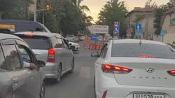 Маленький отрезок улицы Боконбаева ремонтируют больше месяца, - бишкекчанин