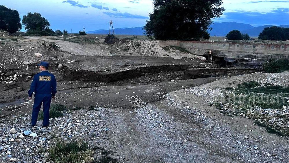 В двух районах Таласа сошли сели